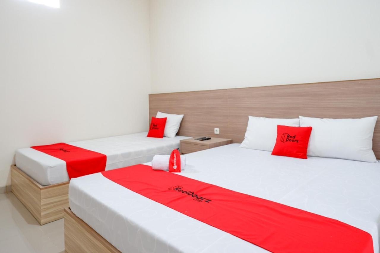 Reddoorz Near Pacific Mall 2 2* Tegal (Central Java)
