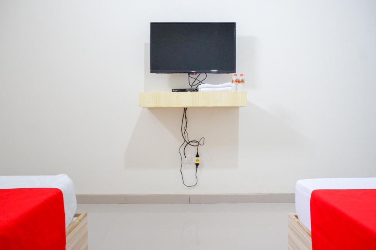 Wisma tamu Reddoorz Near Pacific Mall 2 2*