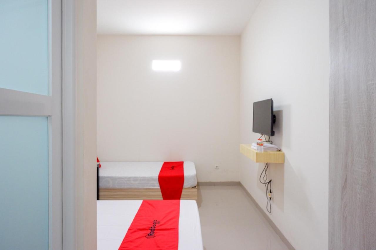 Wisma tamu Reddoorz Near Pacific Mall 2 Tegal (Central Java)