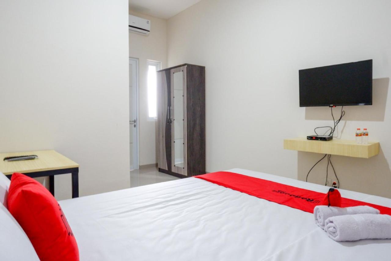 Wisma tamu Reddoorz Near Pacific Mall 2