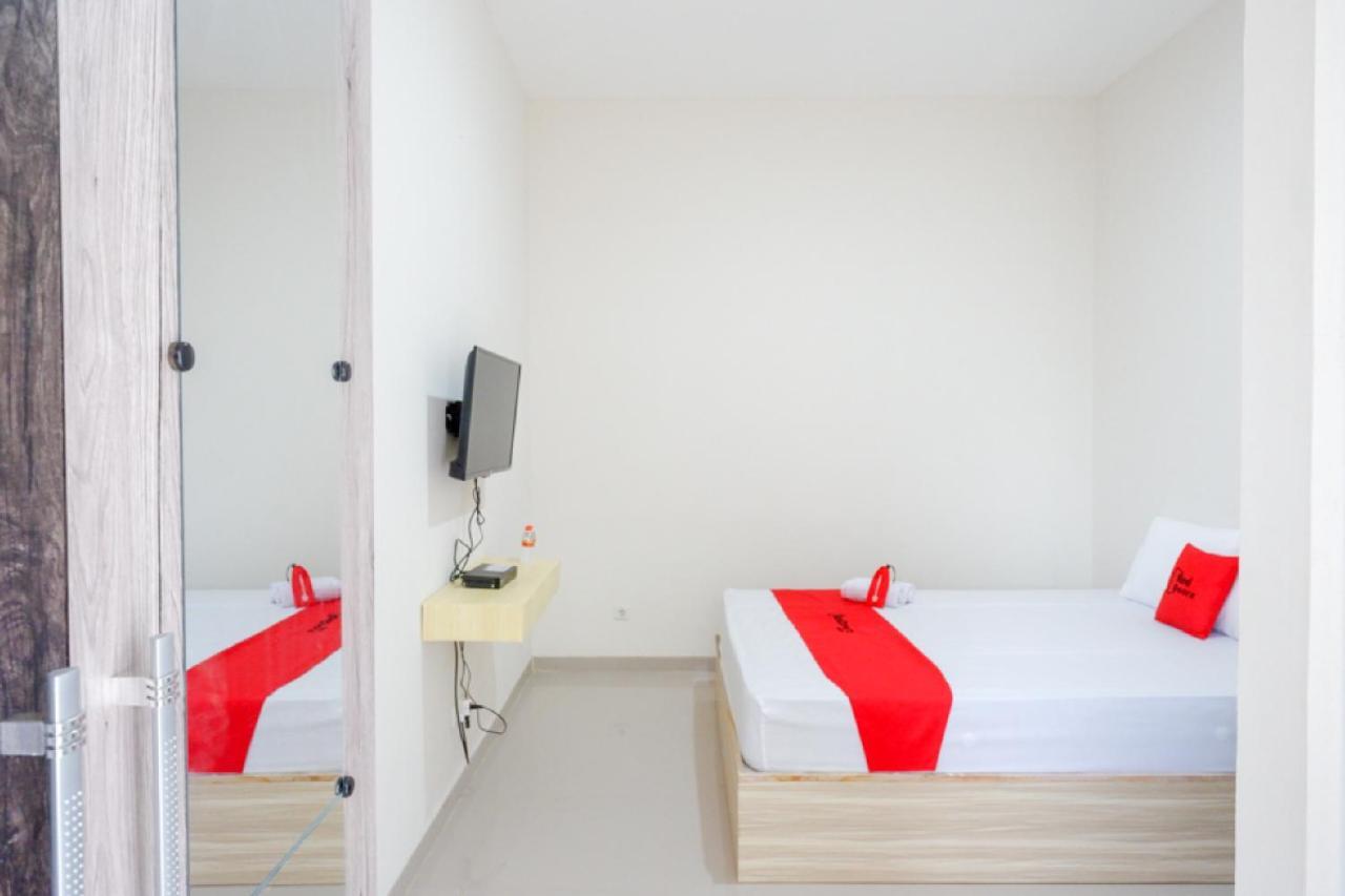 Reddoorz Near Pacific Mall 2 2*